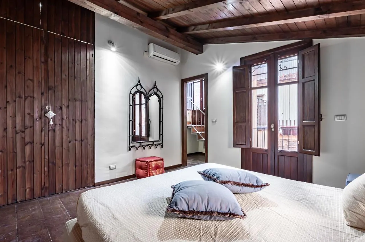 Castello Ursino Apartment - With Balcony Catania Italy